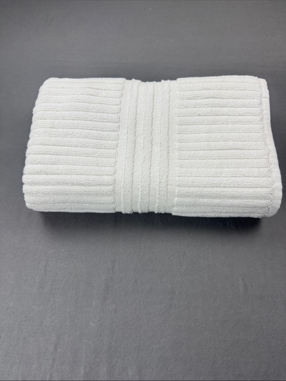 Revival New York Madison White Bath Towel